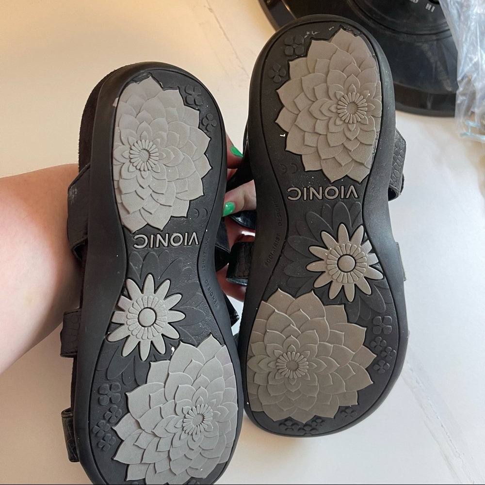 Vionic Amber Adjustable Sandals Black Crocodile 7 - image 5